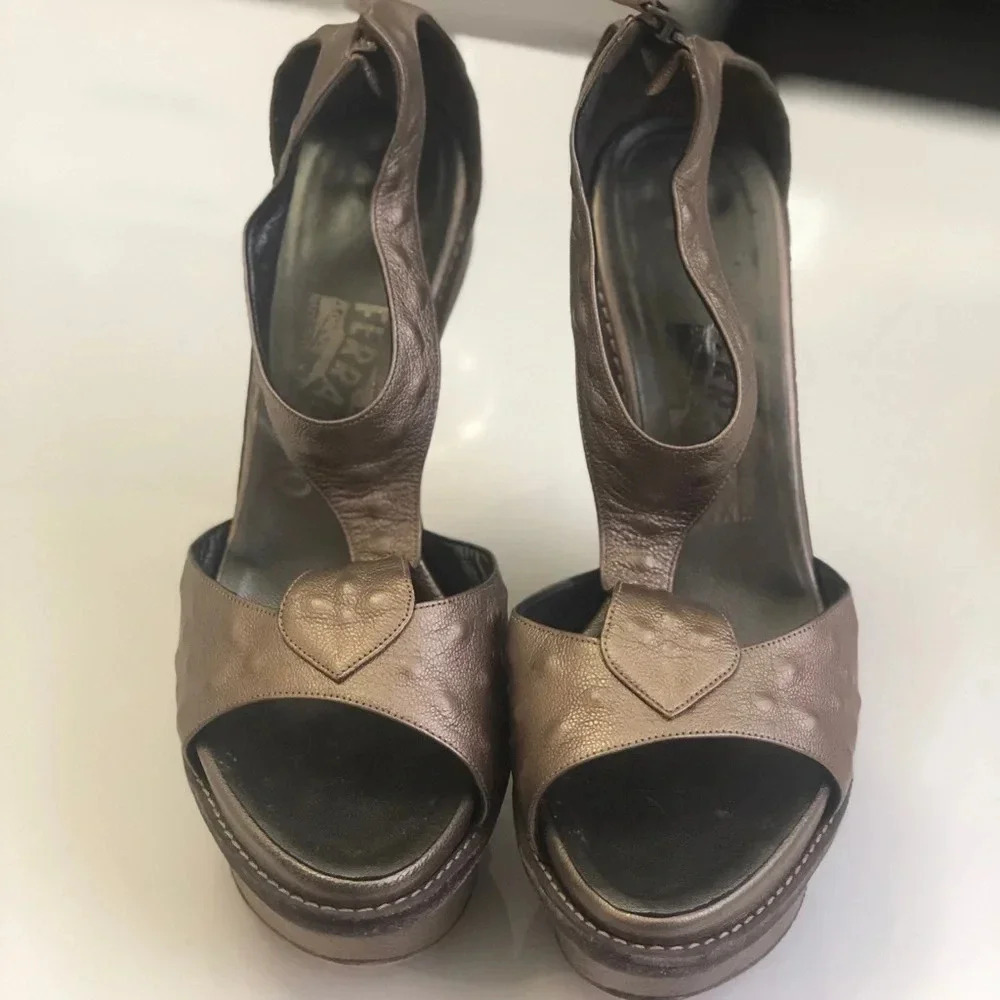 ! 💯% Authentic Salvatore Ferragamo wedges!